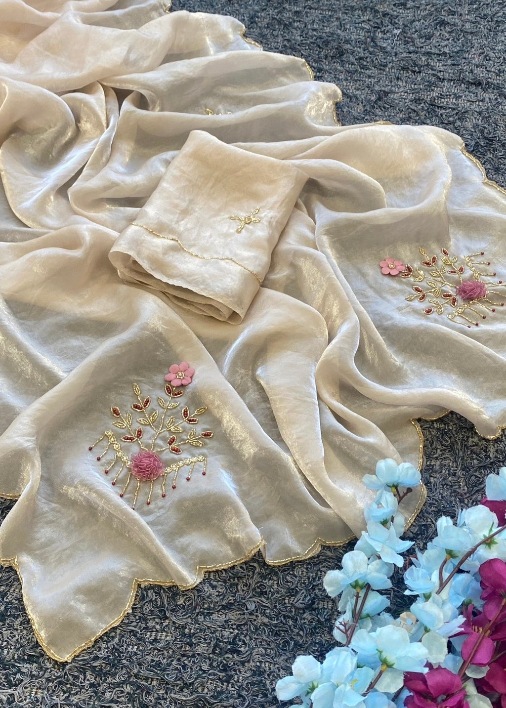 Khassvesh khatli cut saree